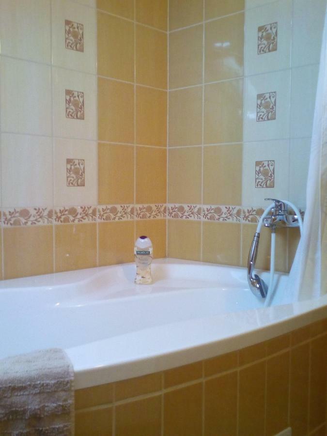 Jazmin Apartman ティハニ エクステリア 写真